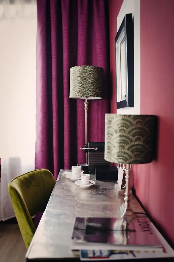 ****  Boutique Hotel Villa Sarah Düsseldorf Almanya
