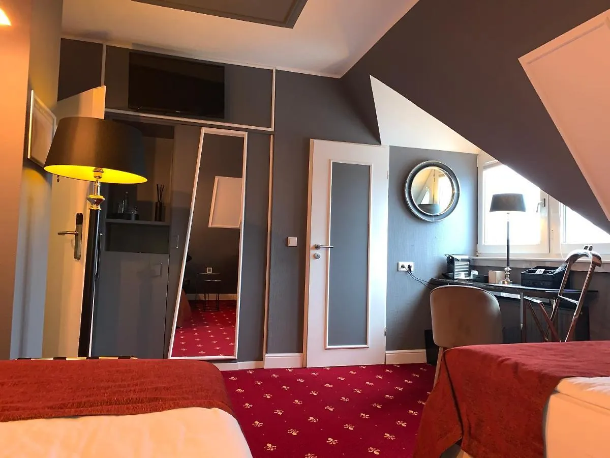 ****  Boutique Hotel Villa Sarah Düsseldorf Almanya