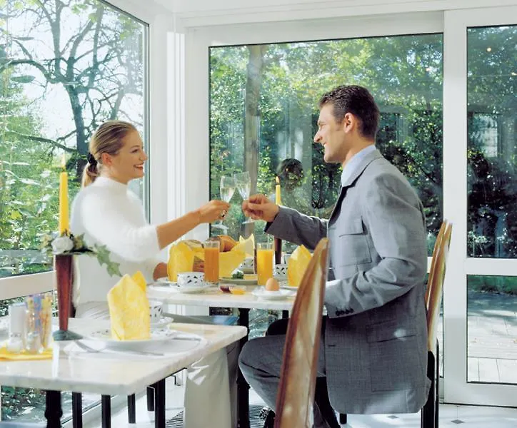 Boutique Hotel Villa Sarah Düsseldorf 4*,  Almanya