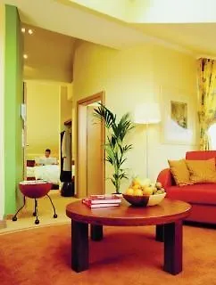 ****  Boutique Hotel Villa Sarah Düsseldorf Almanya