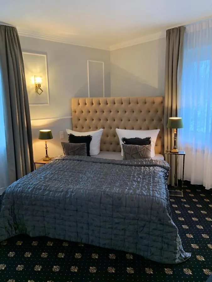 ****  Boutique Hotel Villa Sarah Düsseldorf Almanya